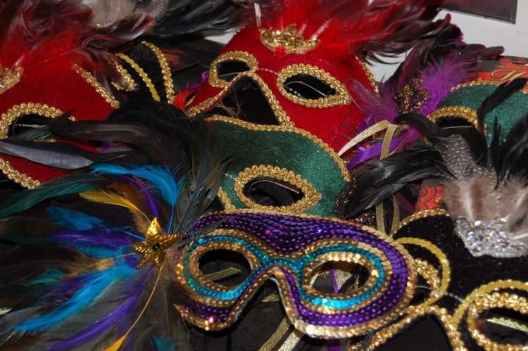 Make Your Own Mardi Gras Masks